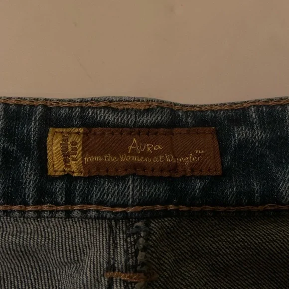 Wrangler Aura Women's Medium Washed Jeans Size 12 Regular Short - Picture 6 of 15